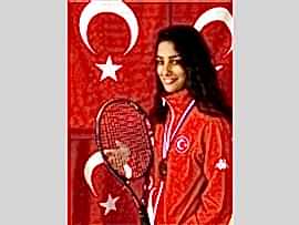 BESTE MÜRŞİTOĞLU   -  İŞİTME ENGELLİ TENİS  MİLLİ TAKIM OYUNCUMUZ